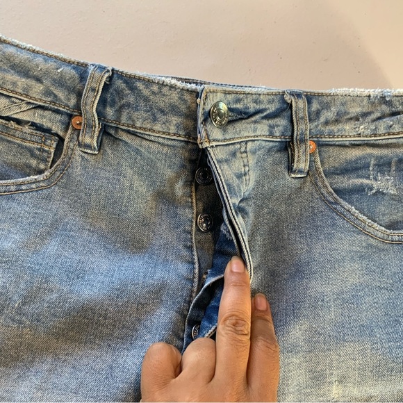 We the Free Women’s Curvy high rise cut-out raw hems button fly Jean shorts 30 - Picture 8 of 9